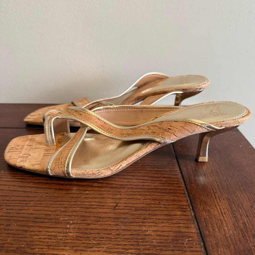 Donald Pliner Cassia cork Gold kitten heel Sandals 10